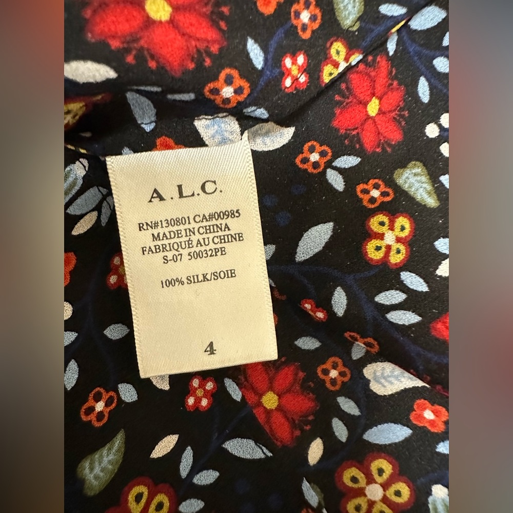 A.L.C Silk Printed V Neck Floral Ruffle Blouse 🌼 - Picture 8 of 11